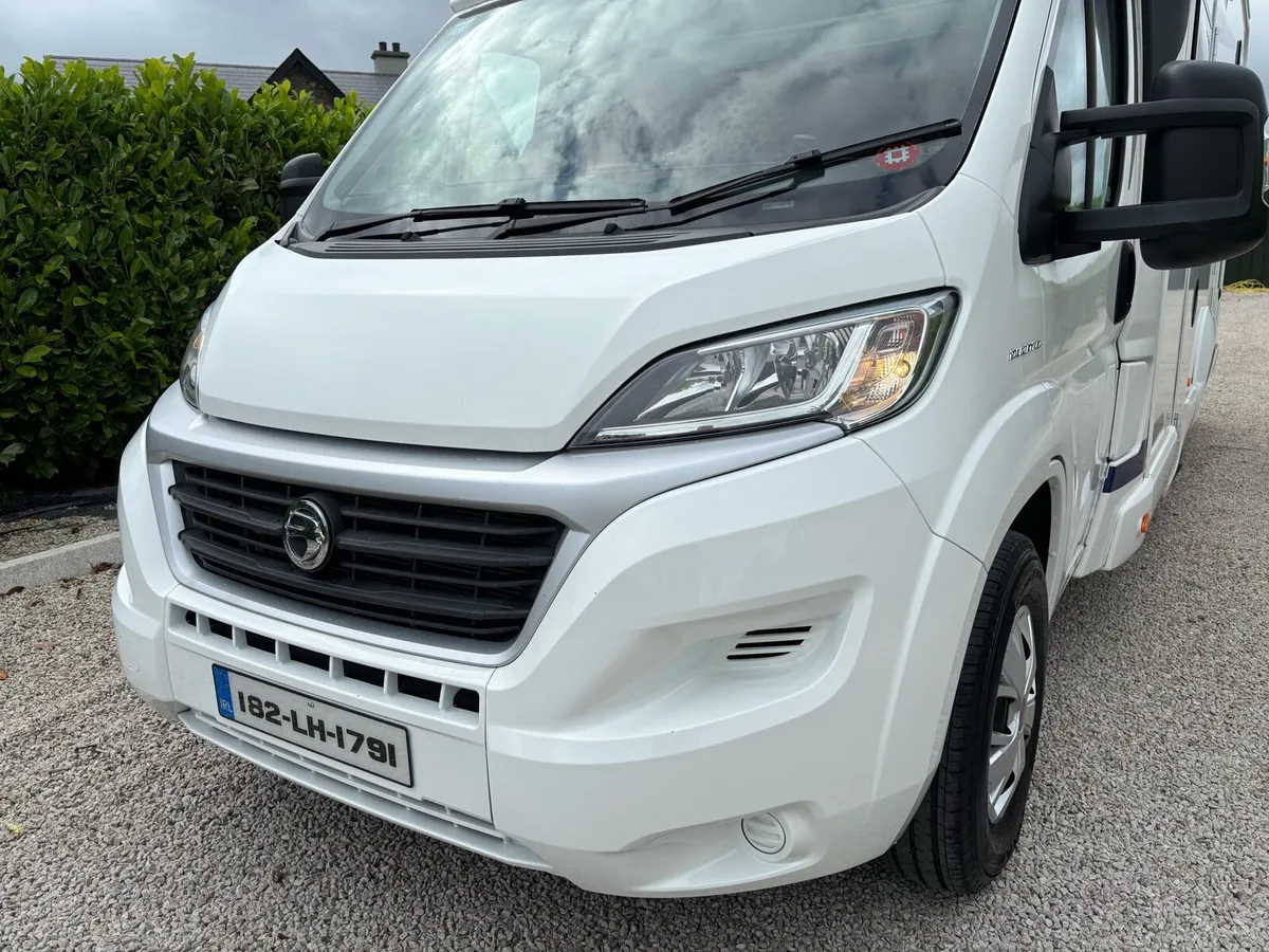 182 SWIFT ESCAPE 2.3 684 5x BERTH / 5x BELTS - Image 2