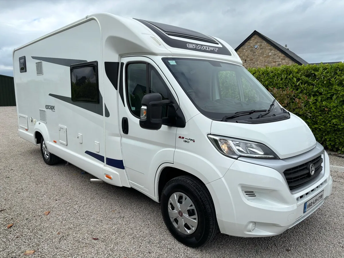 182 SWIFT ESCAPE 2.3 684 5x BERTH / 5x BELTS - Image 4