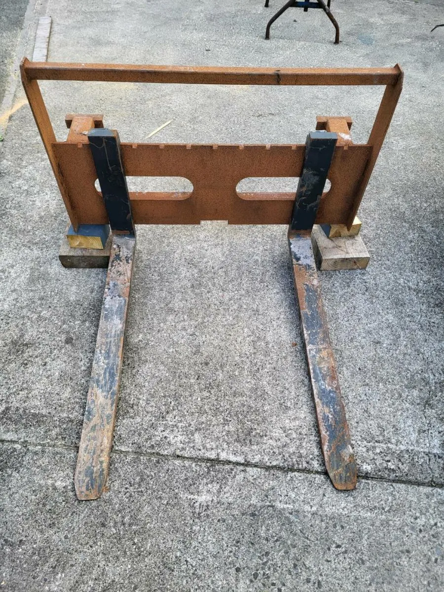 Pallet forks for front loader tractor or back end - Image 1