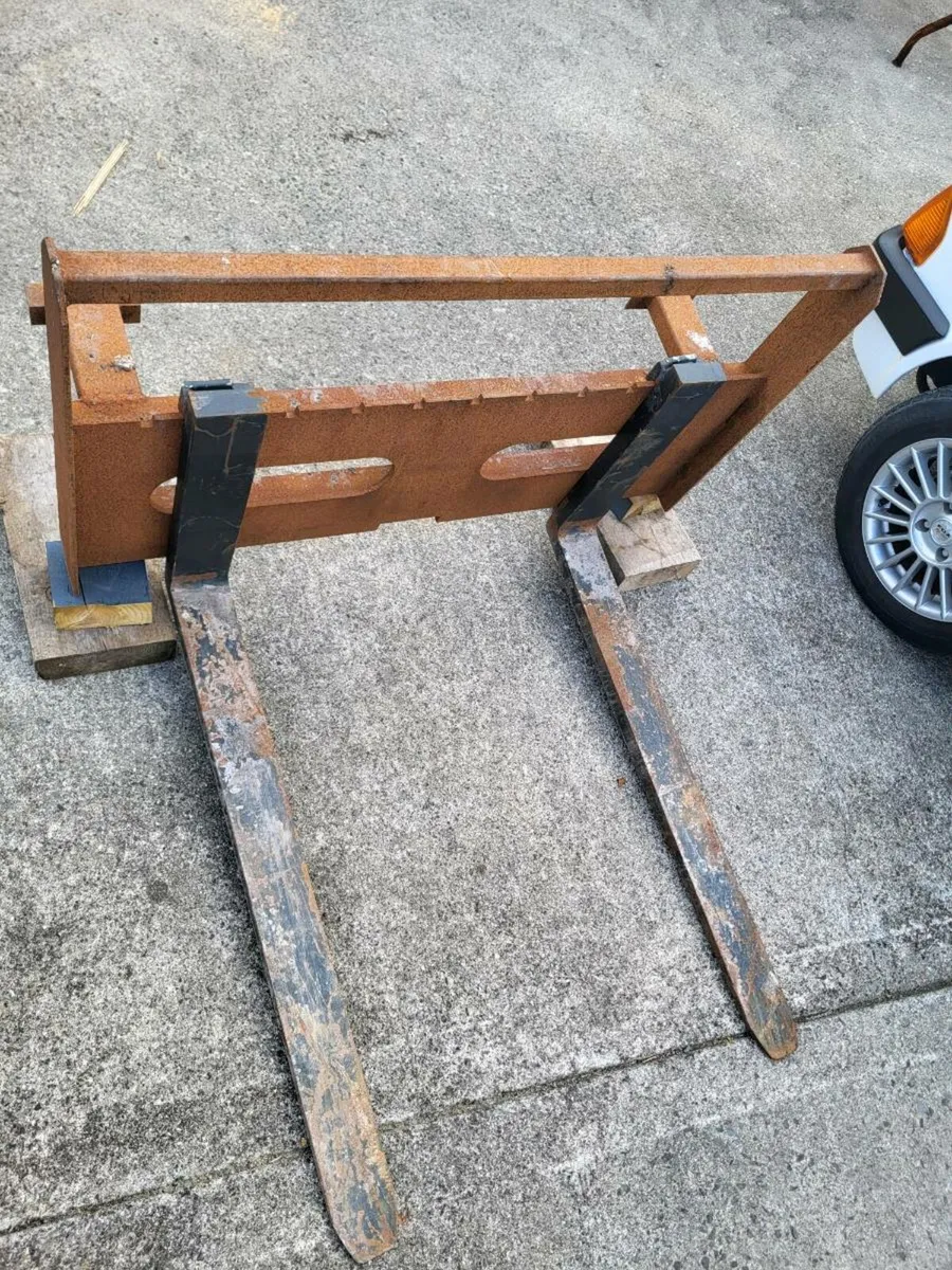 Pallet forks for front loader tractor or back end - Image 3