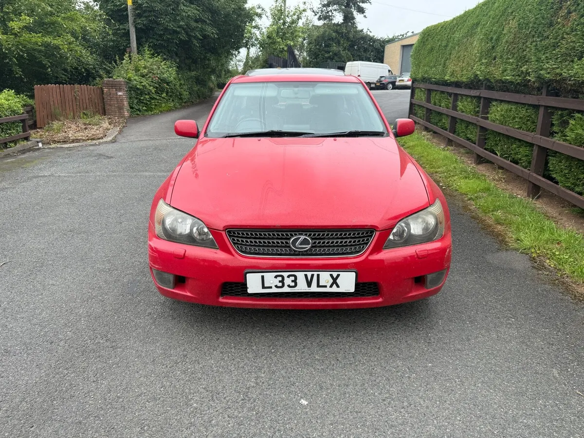2005 Lexus IS200 SE Automatic Full Leather - Image 2