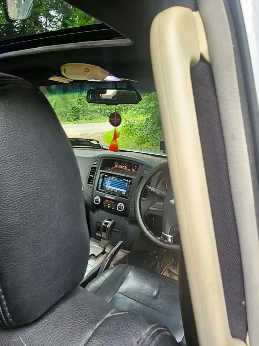 Mitsubishi Pajero - Image 3