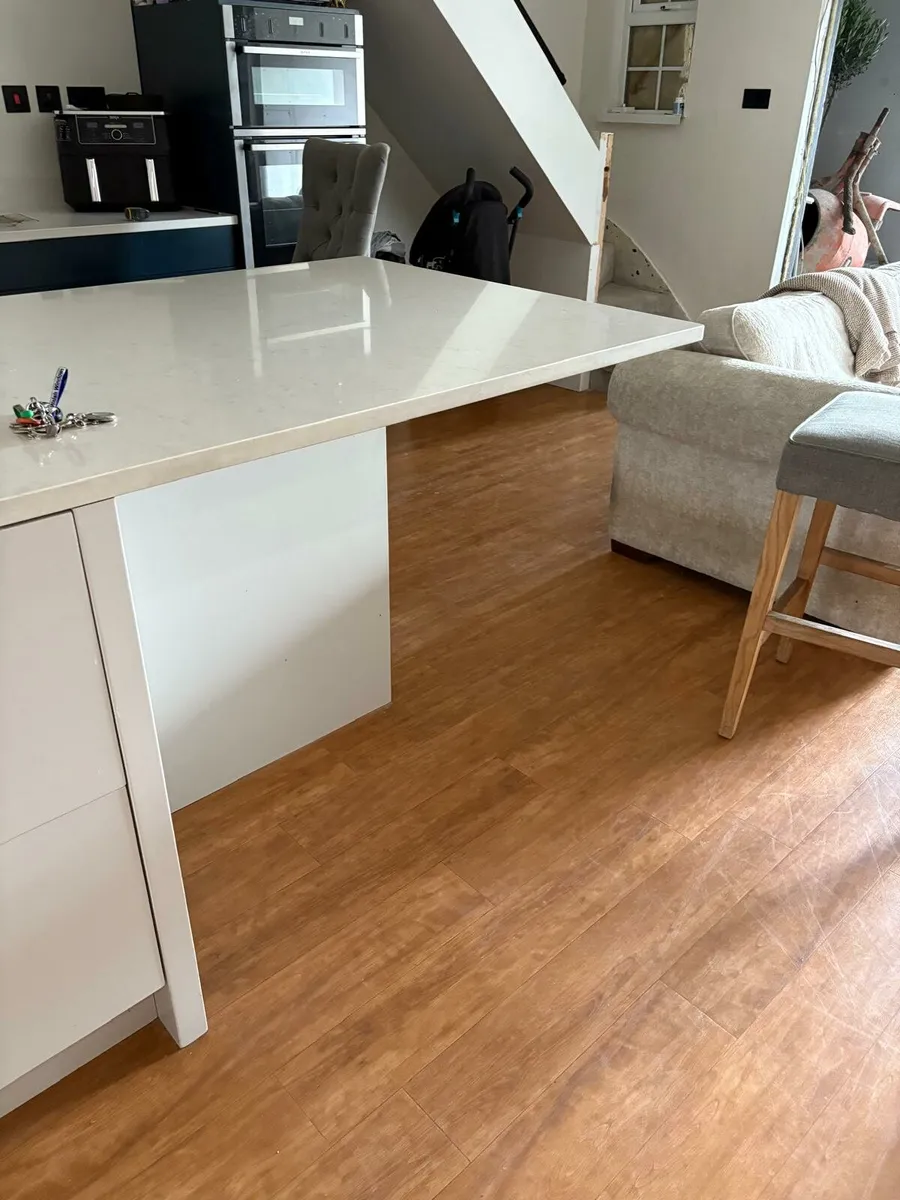 Kitchen island - Image 2