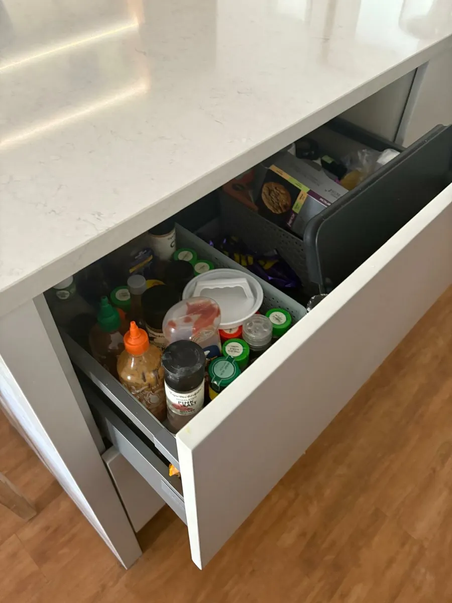 Kitchen island - Image 4