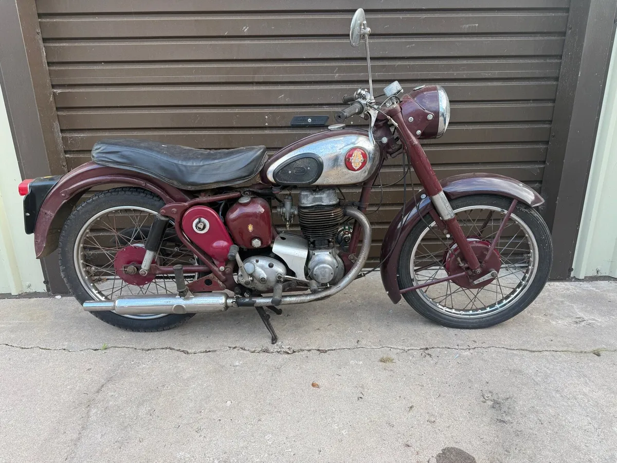 1961 BSA C12 250CC Bike - Image 1