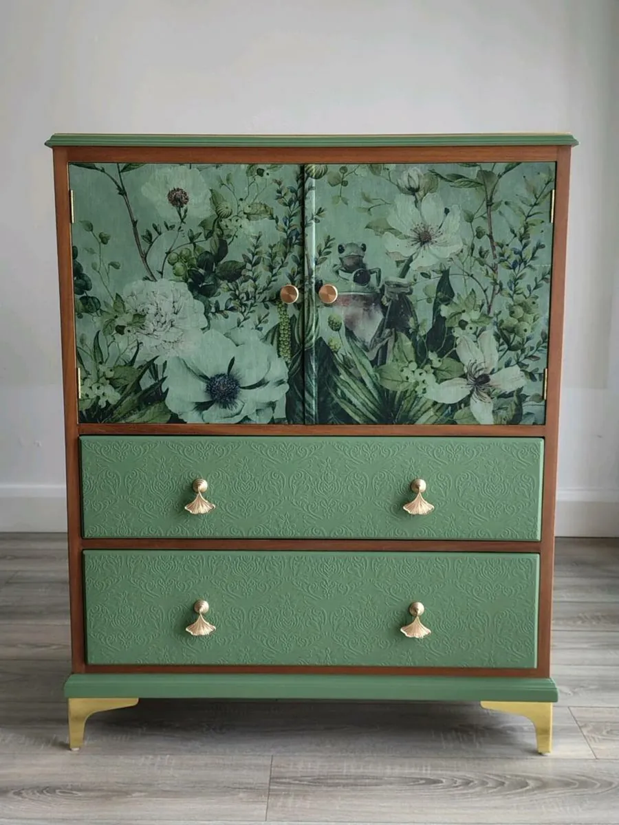 Vintage cabinet/drinks cabinet - Image 2