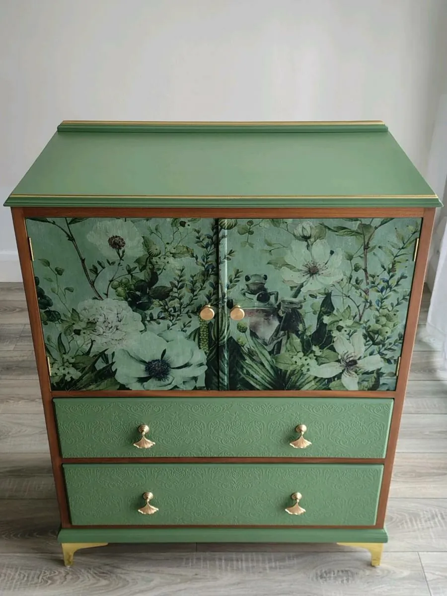 Vintage cabinet/drinks cabinet - Image 3