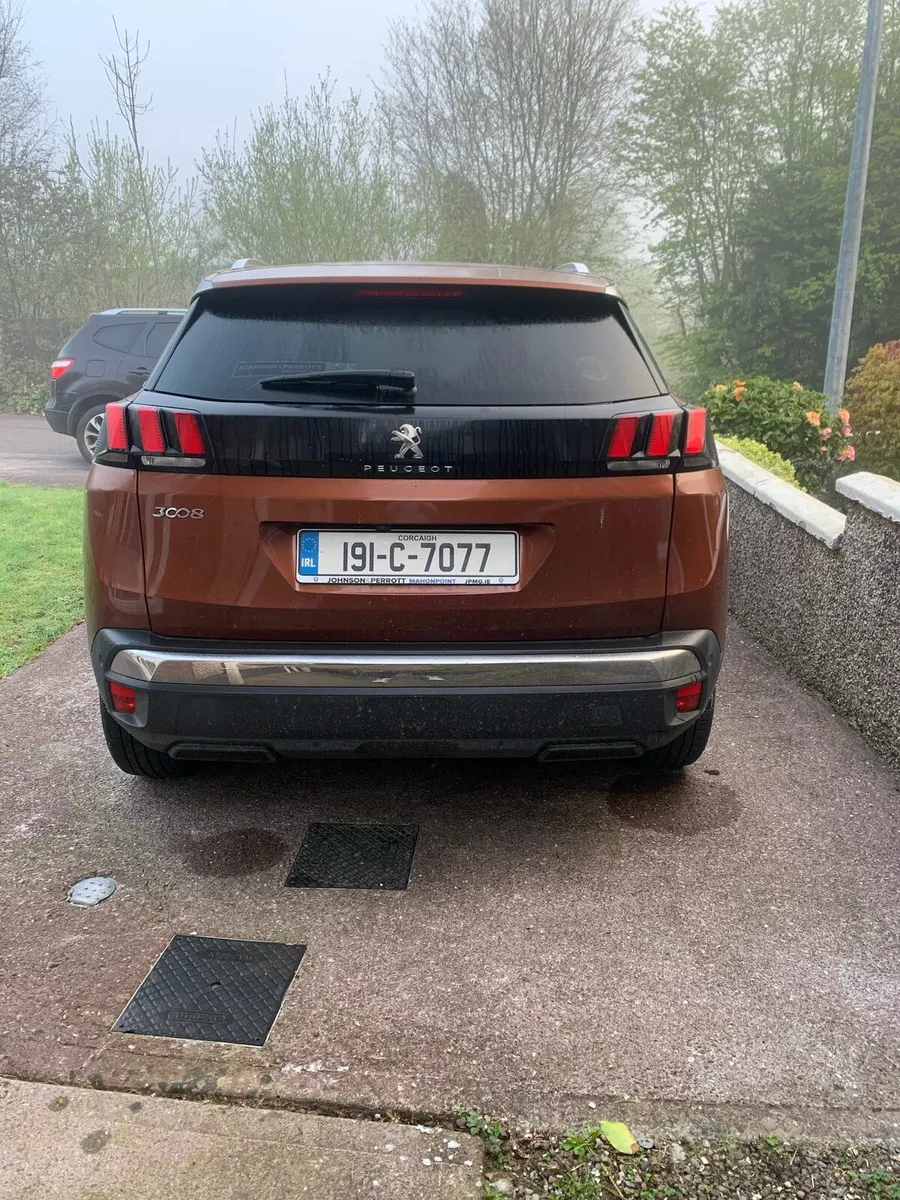 2019 peugeot 3008 allure small mileage - Image 2