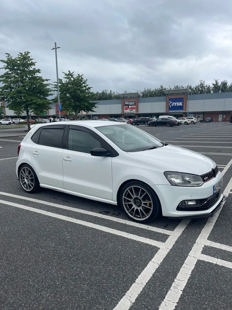 Volkswagen Polo 2015 Comfortline + (NEED GONE) - Image 1