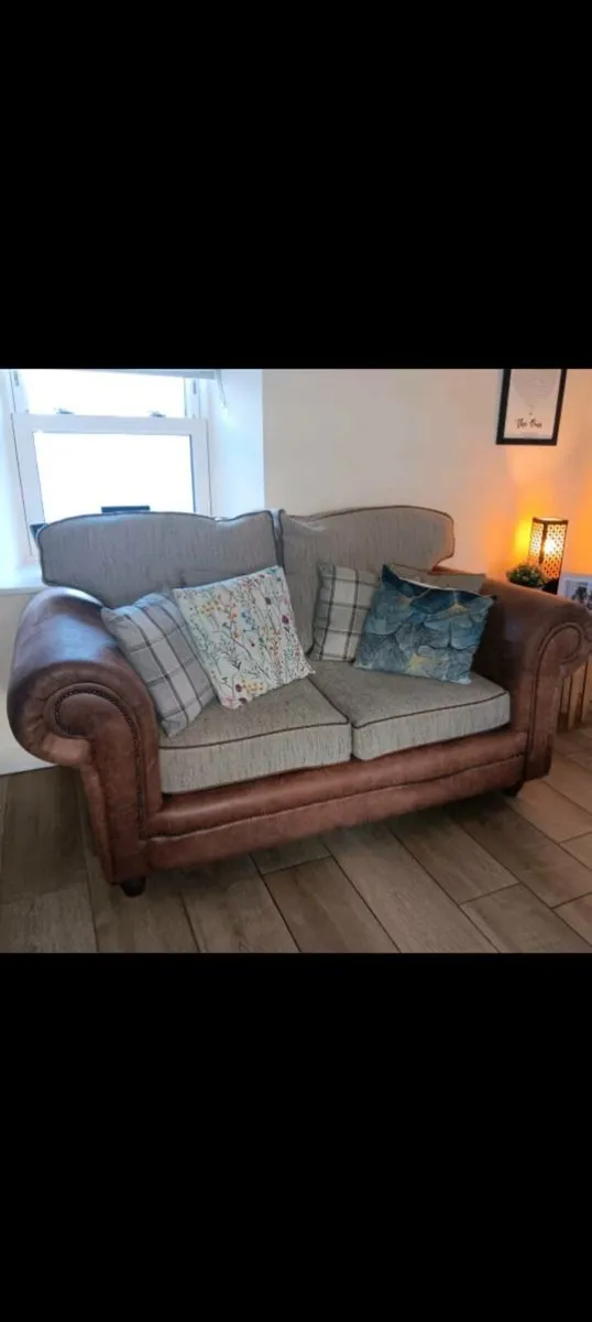 3 piece suite of furniture - Image 1