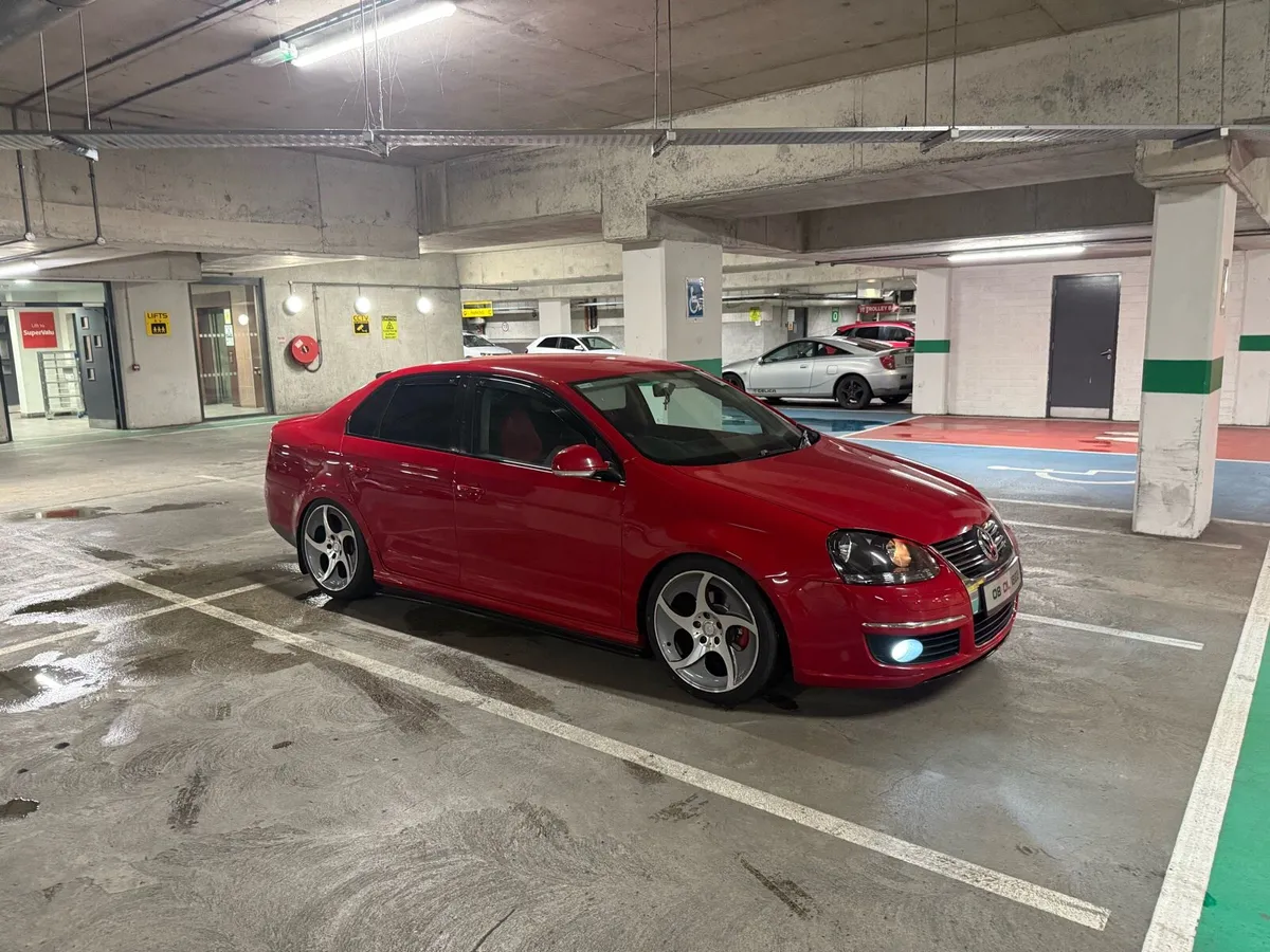 Volkswagen Jetta - Image 1