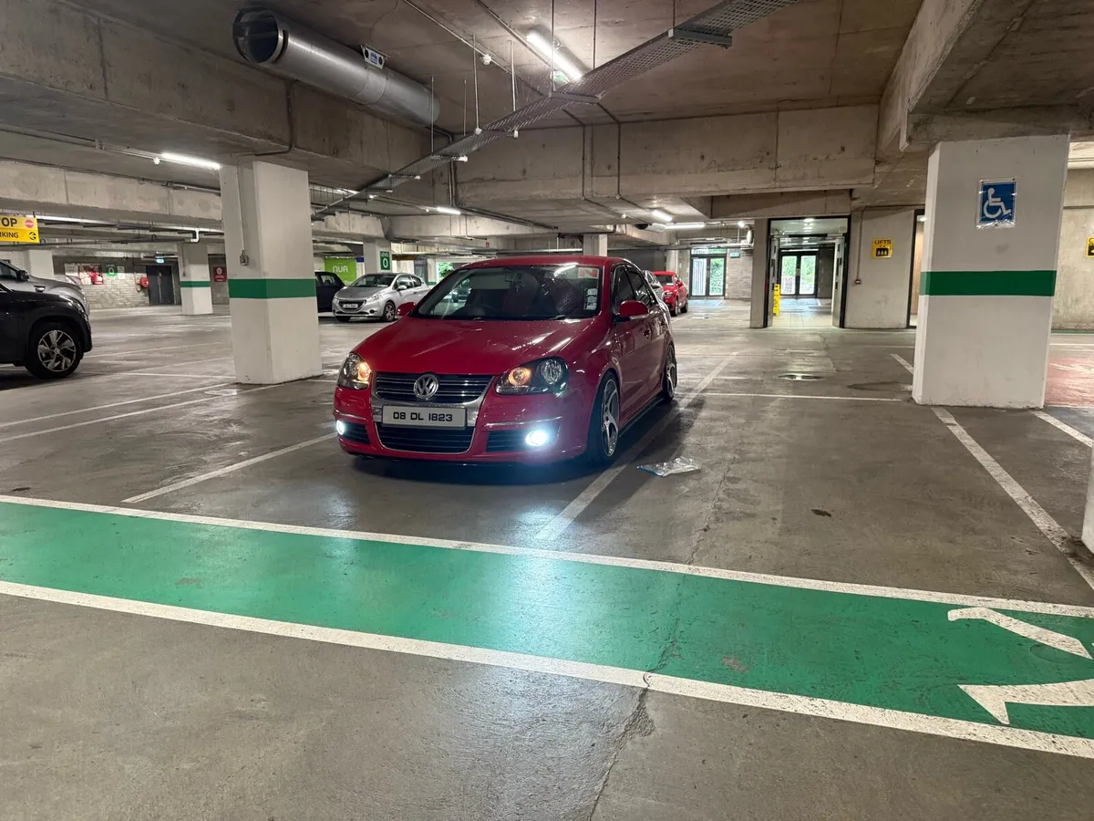 Volkswagen Jetta - Image 4