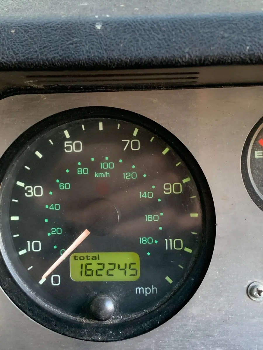 Land Rover Defender 2003 - Image 1