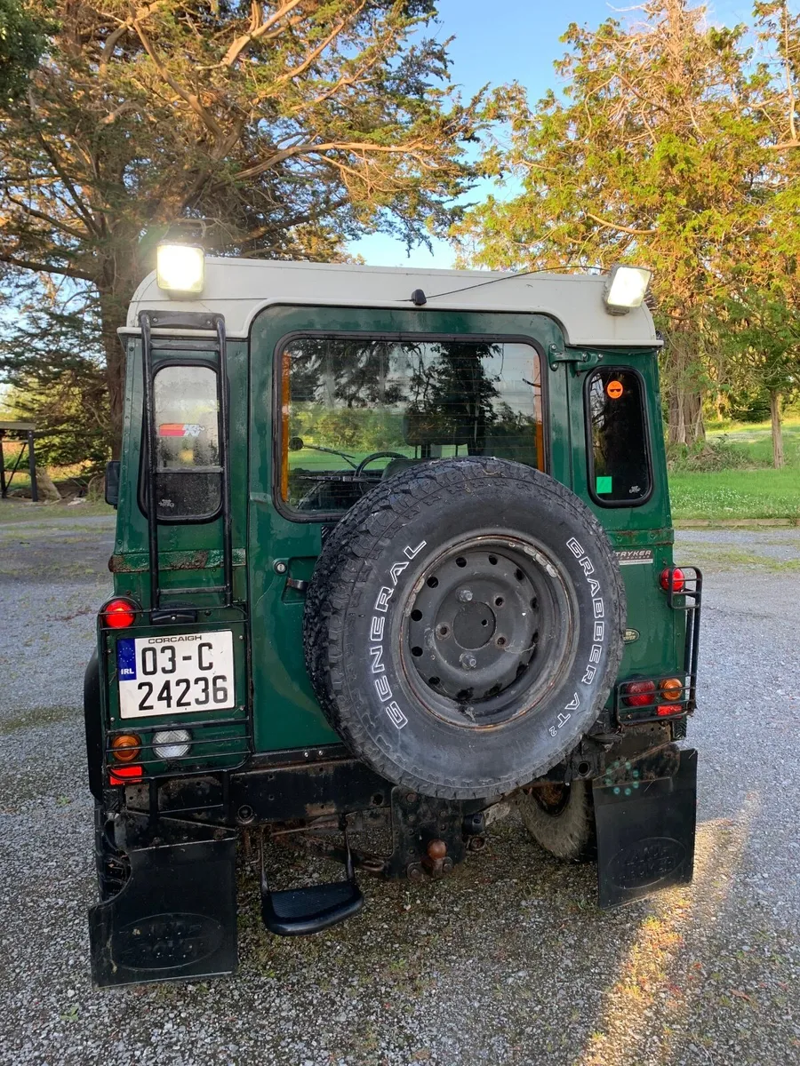 Land Rover Defender 2003 - Image 4