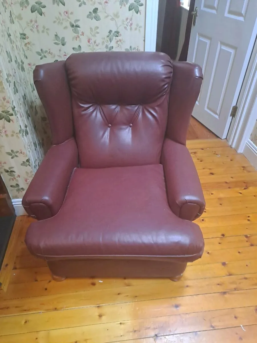 Sofa and chairs - Image 2