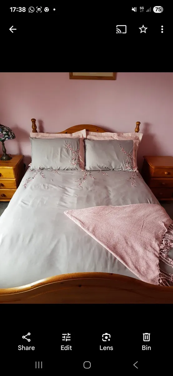 Solid pine double bed - Image 1