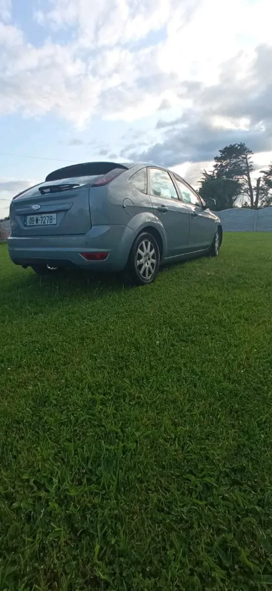 Ford focus car - Image 2