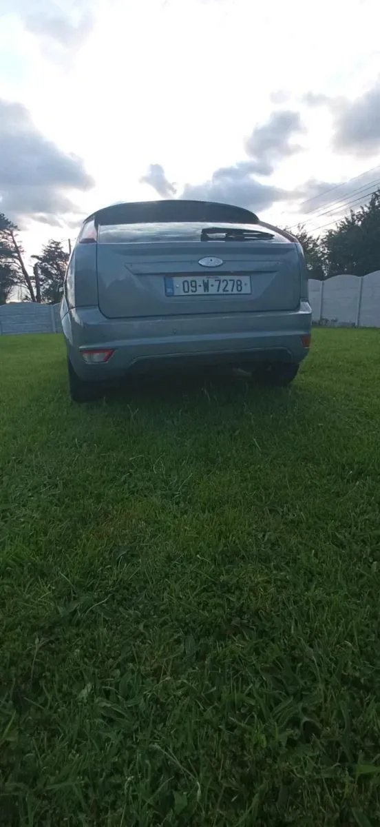 Ford focus car - Image 3