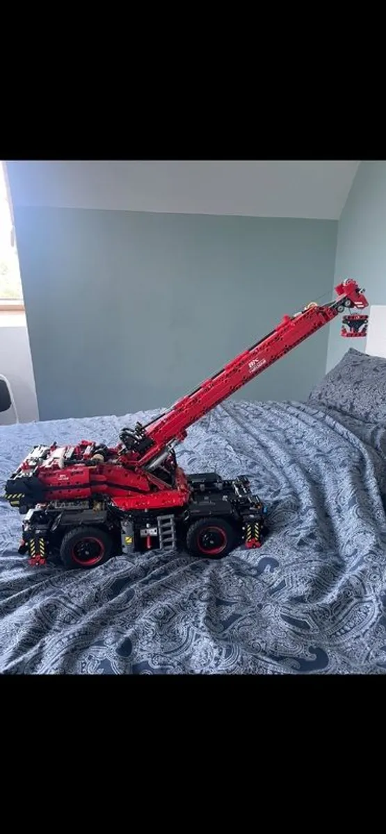Lego Technik Rough terrain crane - Image 1
