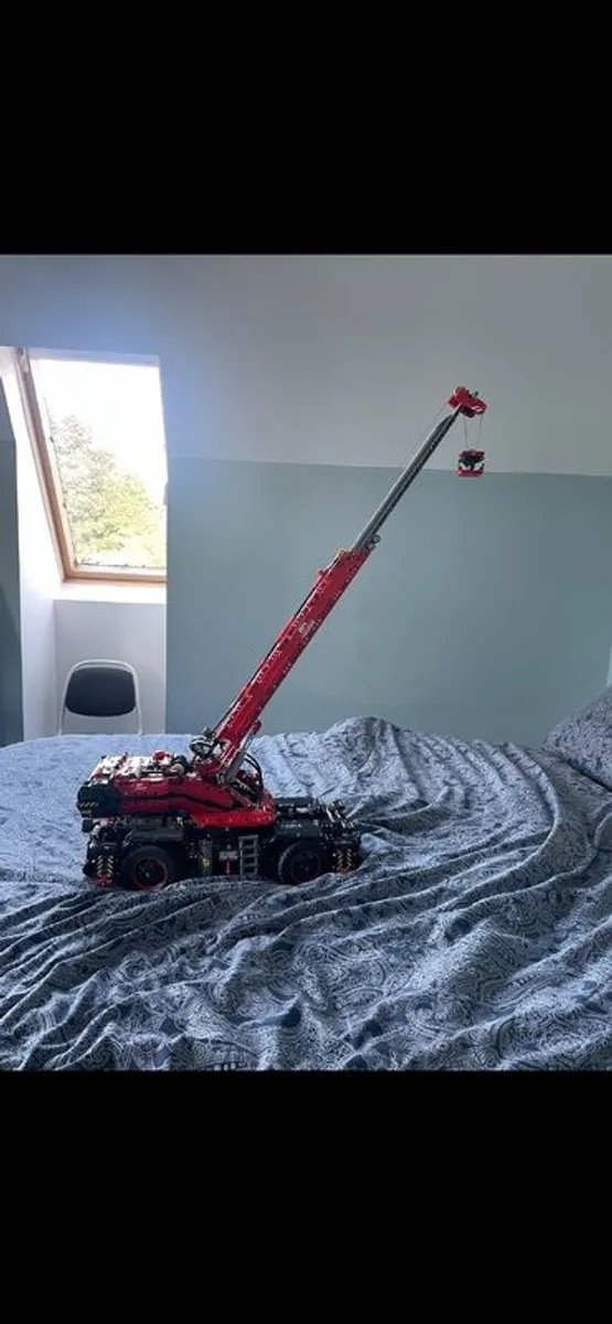 Lego Technik Rough terrain crane - Image 2