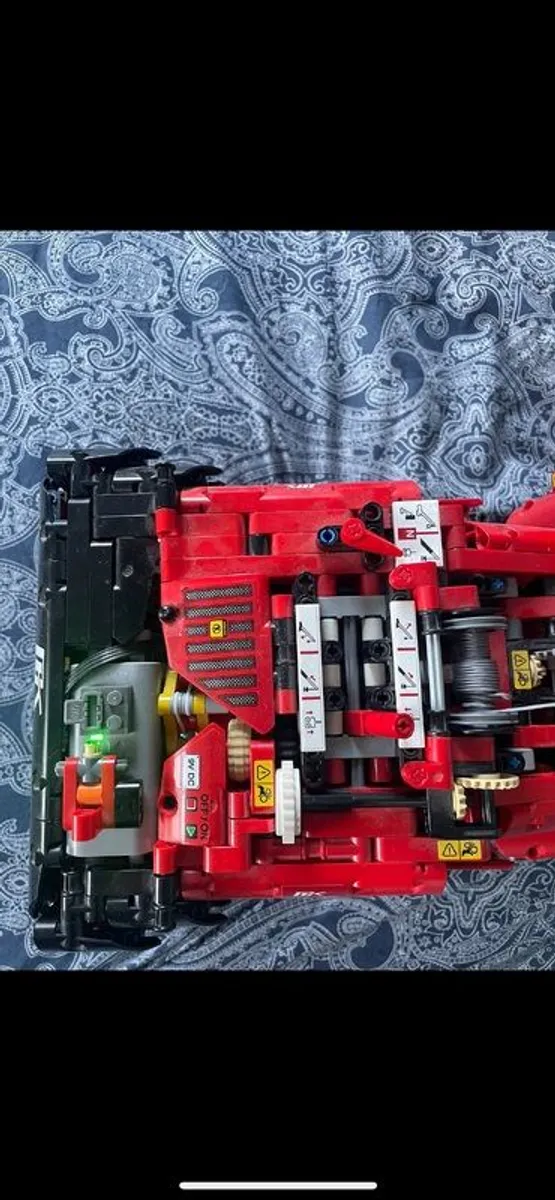 Lego Technik Rough terrain crane - Image 4