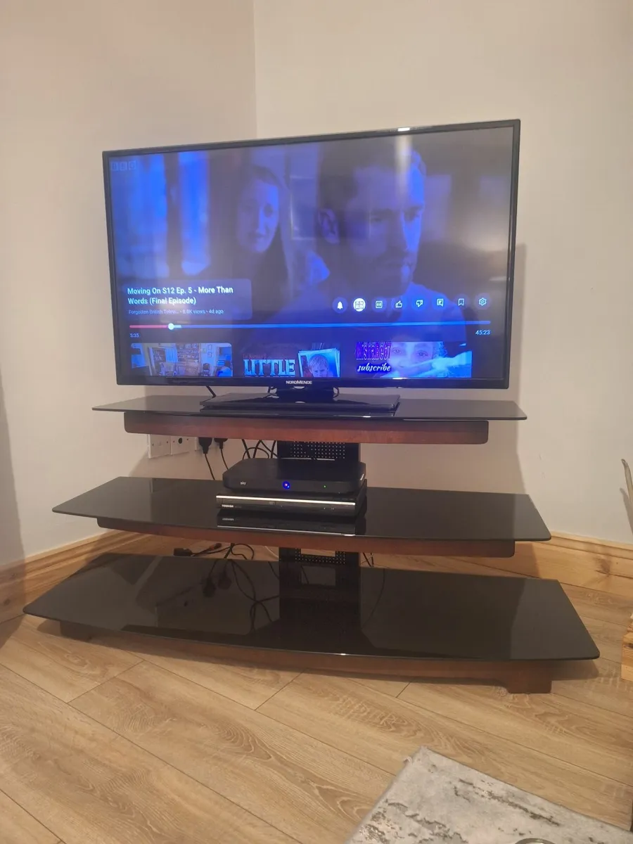 TV STAND - Image 1
