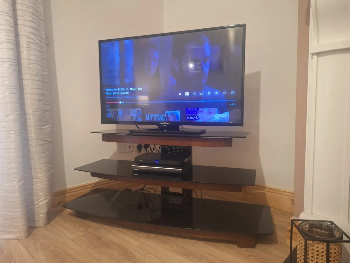 TV STAND - Image 2