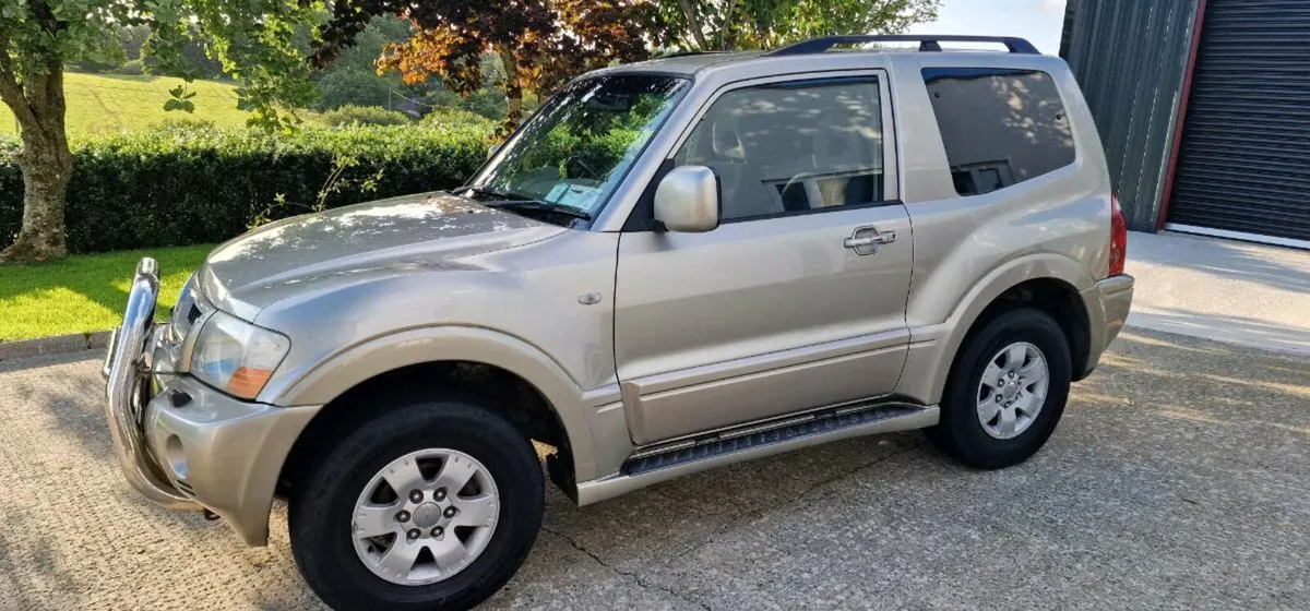 Mitsubishi Pajero 3.2 L - Image 1
