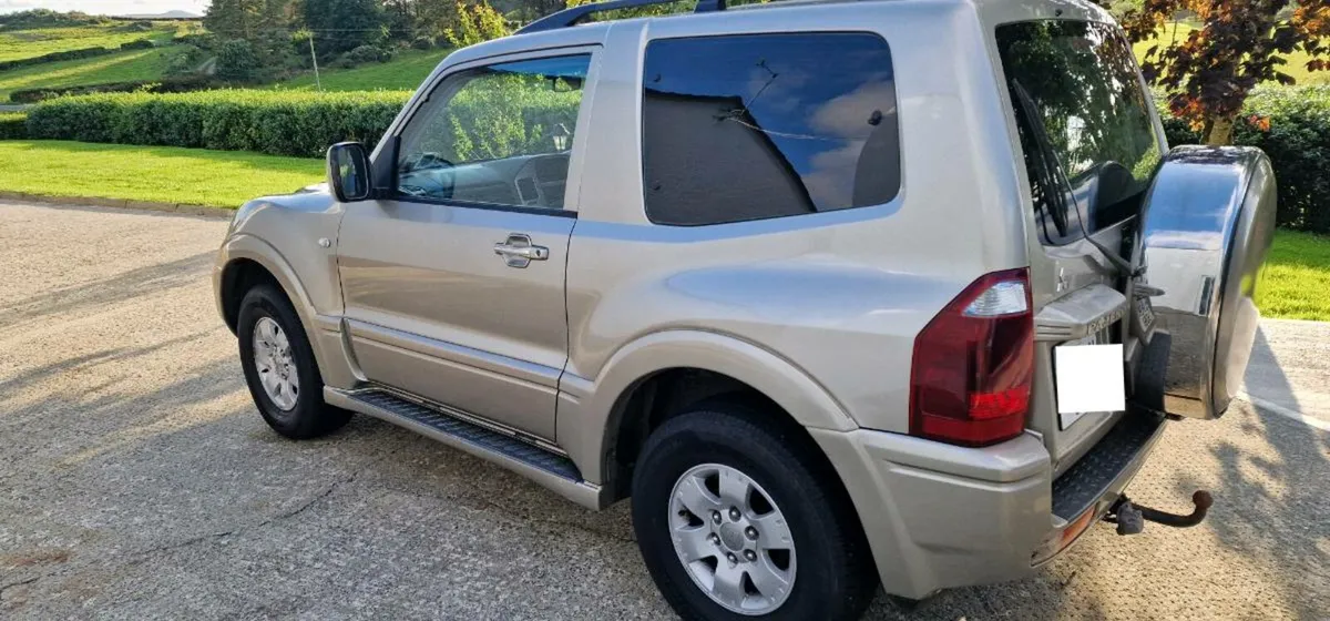 Mitsubishi Pajero 3.2 L - Image 4