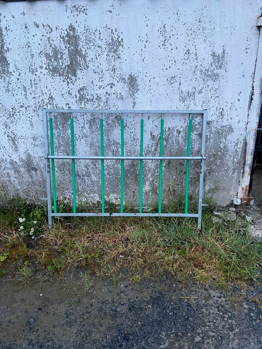 Lamb Creep Gate - Image 1