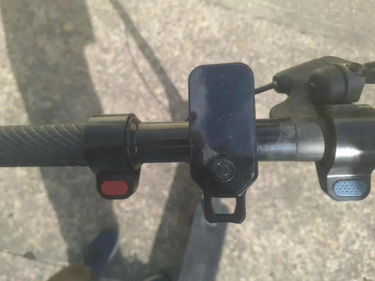 Electric scooter - Image 2