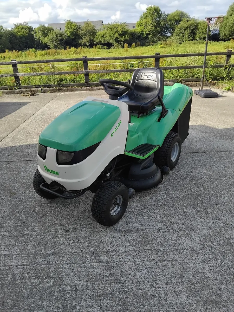 Viking mower 17.5hp hydrostatic running 💯 - Image 1