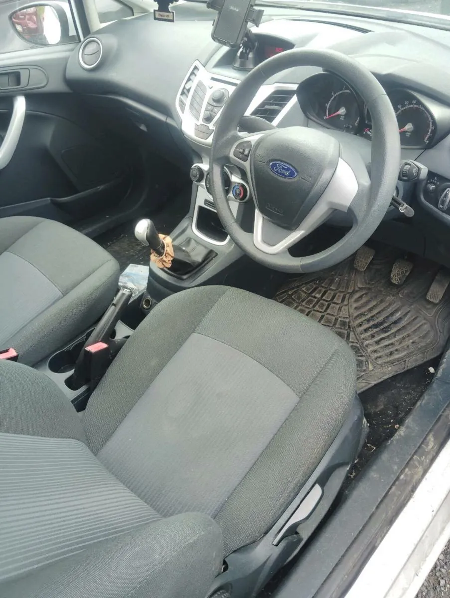 Breaking ford fiesta 2011 1.25 petrol - Image 4