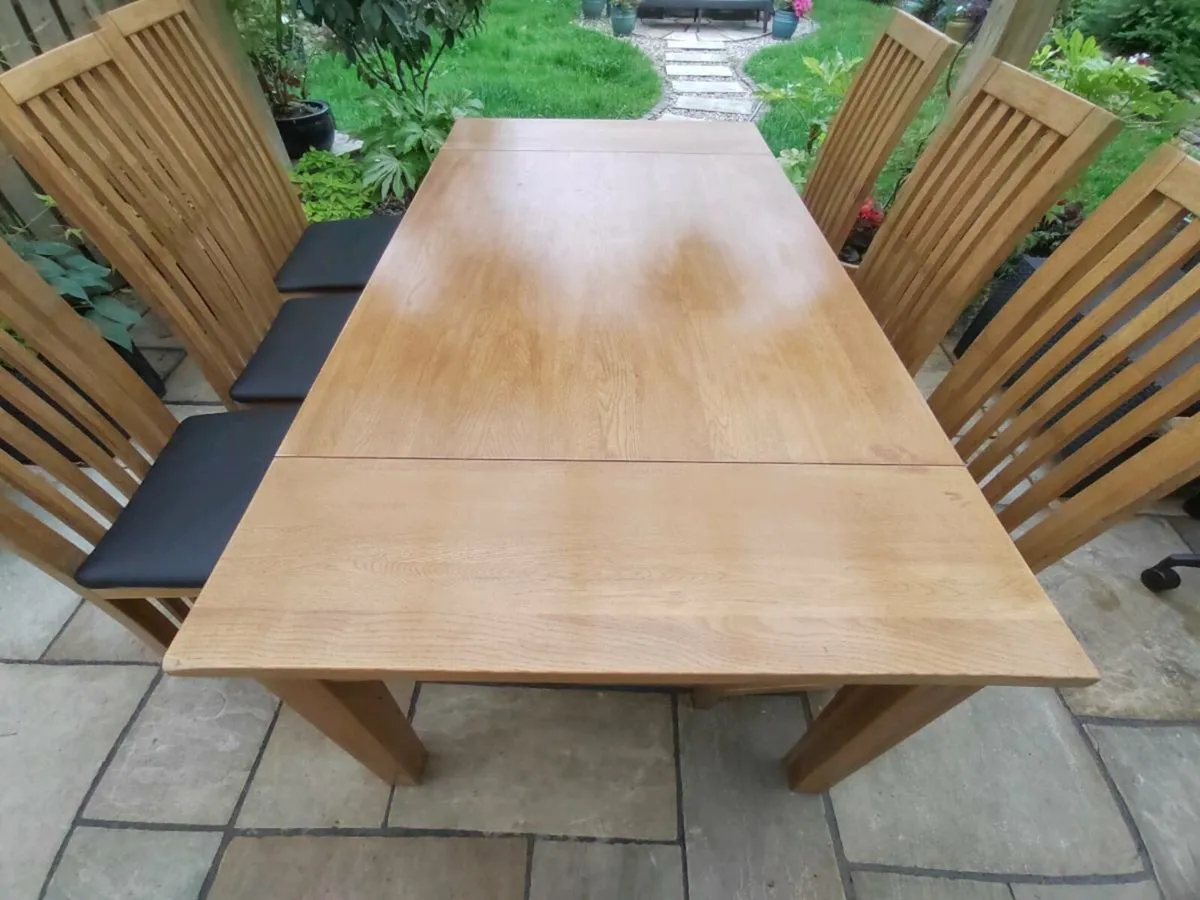 Kitchen dining table - Image 1