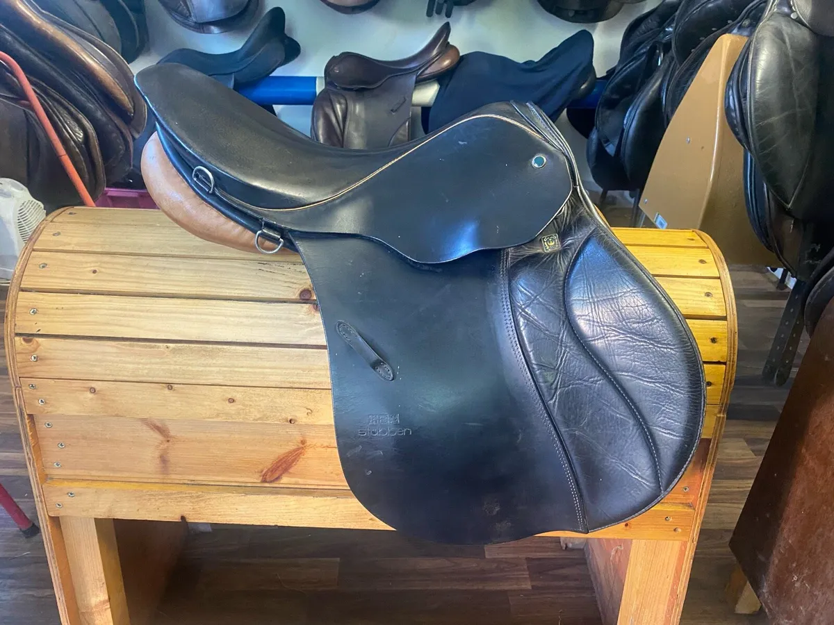 17” Stubben jump Leather saddle - Image 2