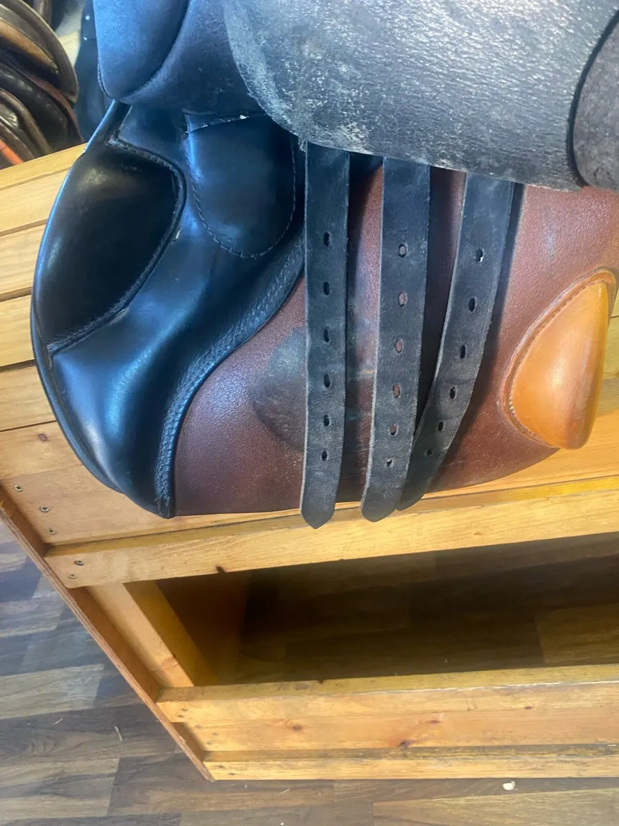 17” Stubben jump Leather saddle - Image 4