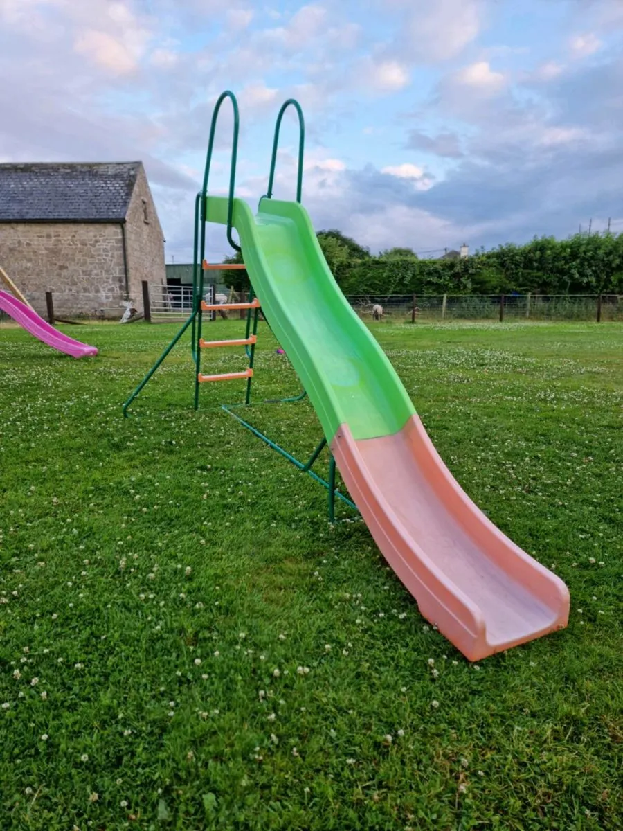 10ft Double Wave Slide €120 - Image 1
