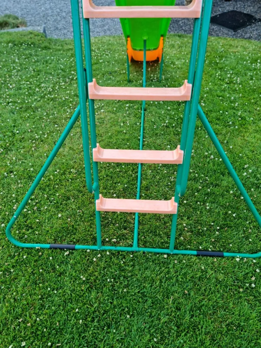 10ft Double Wave Slide €120 - Image 4