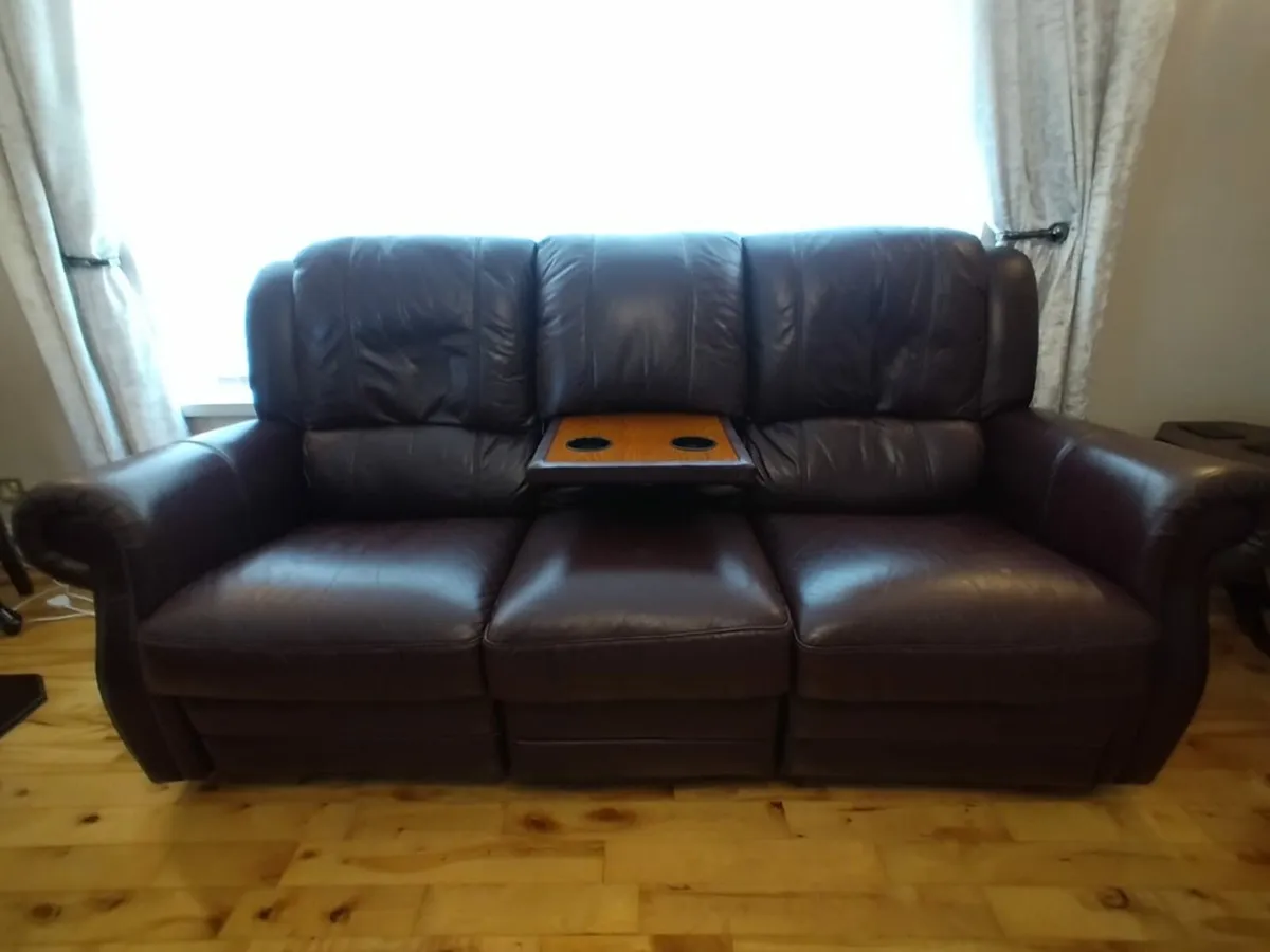3-1-1 Leather Suite - Image 3