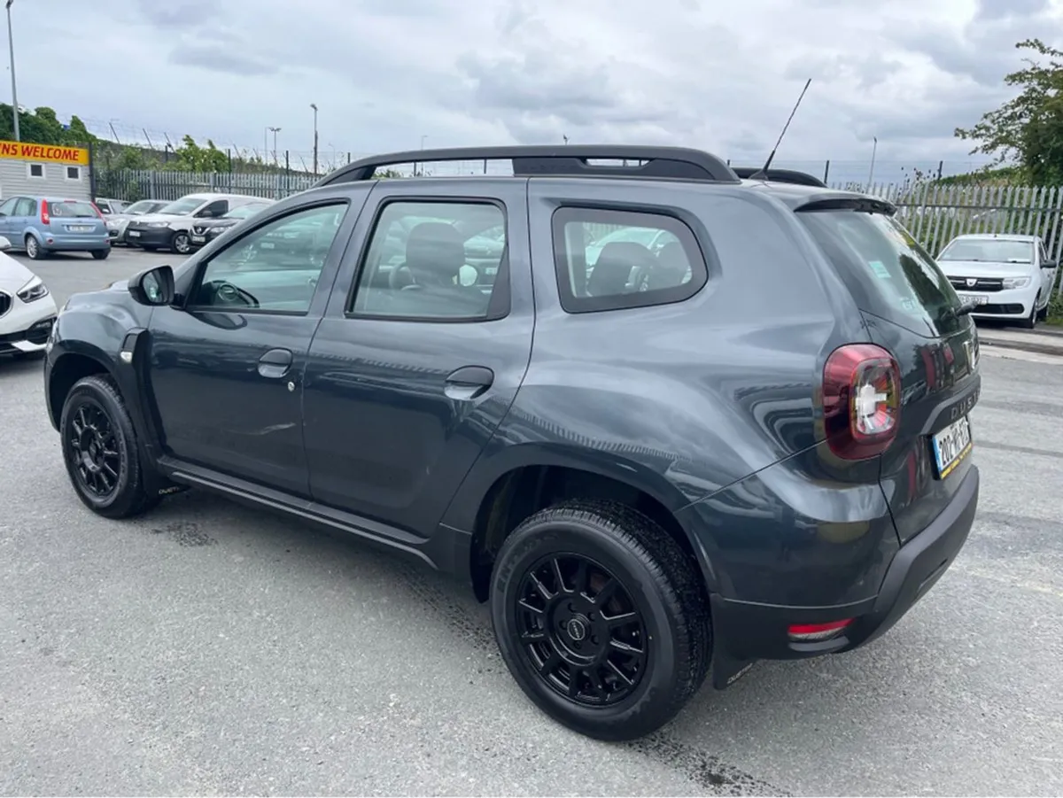 Dacia Duster Essential Blue DCI 115 RE 5DR - Image 2