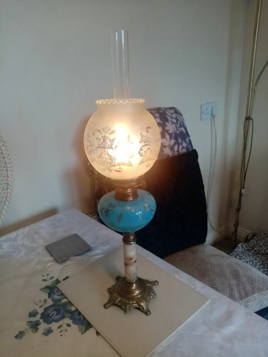 Victorian French oil lamp - Image 1