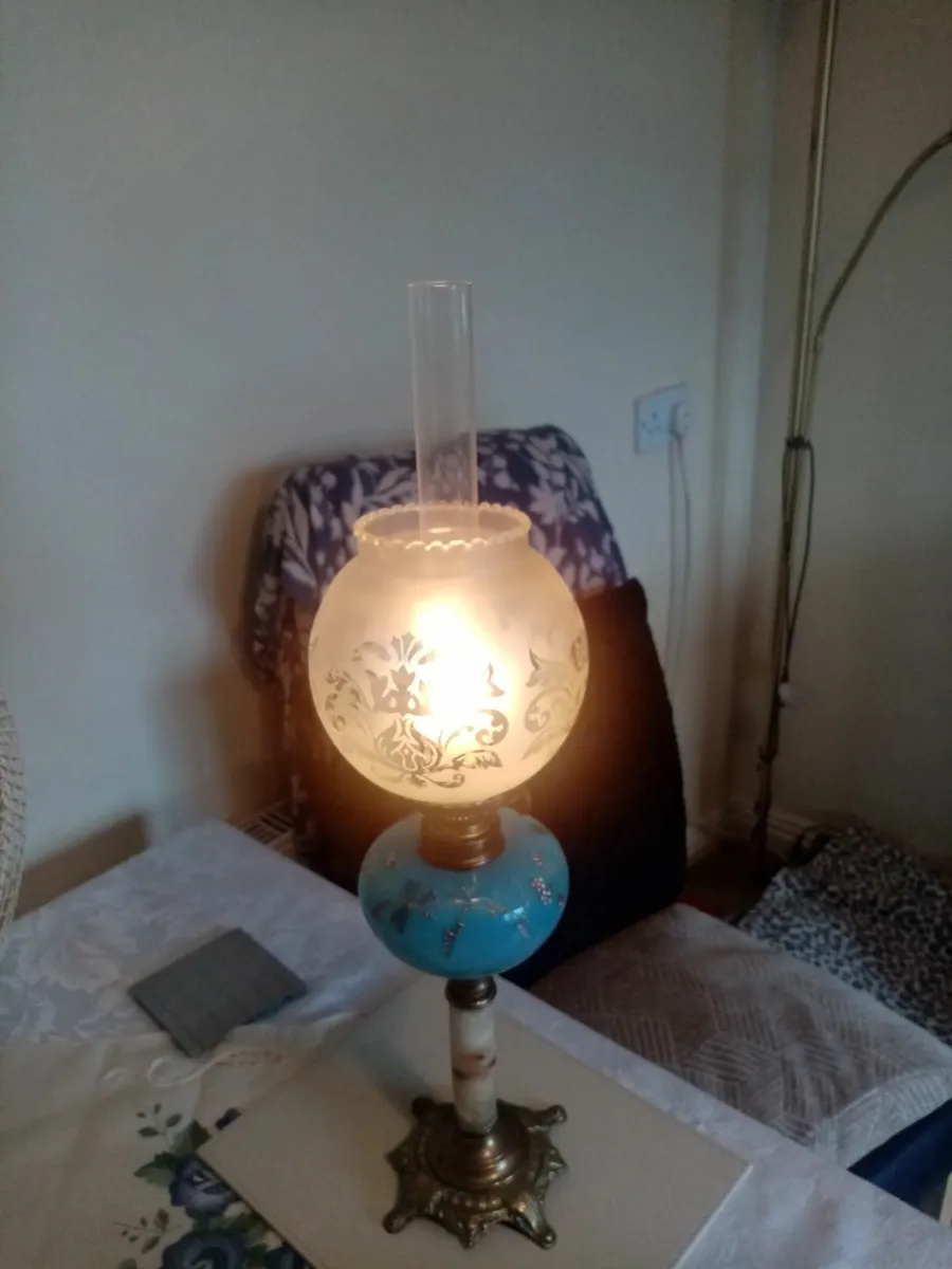 Victorian French oil lamp - Image 4