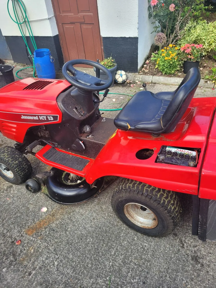 Jonsered ride on lawnmower for sale - Image 2