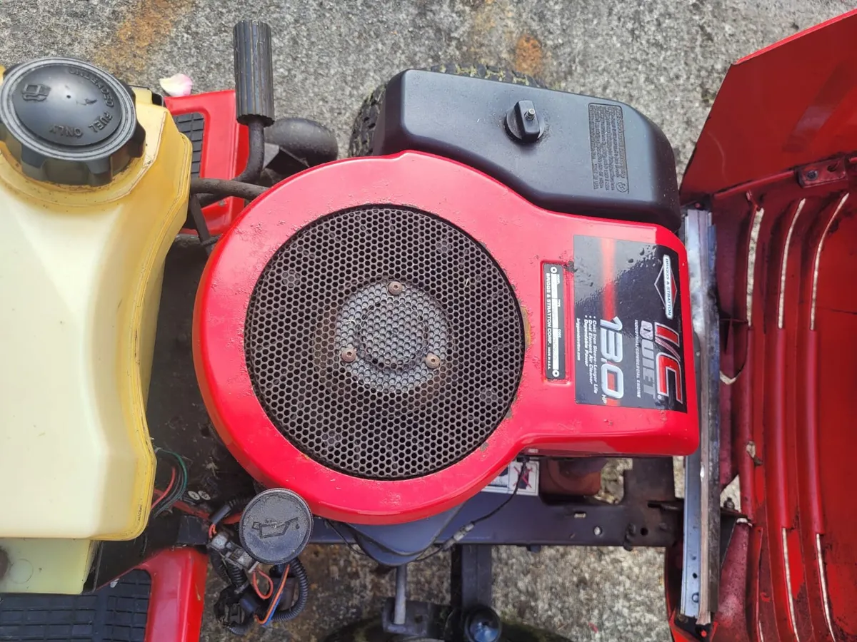 Jonsered ride on lawnmower for sale - Image 4
