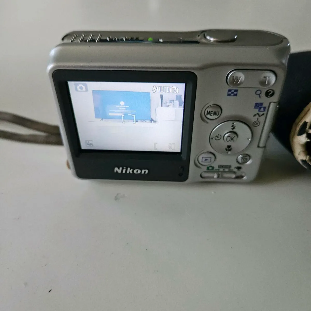 Nikon coolpix l4 digital camera - Image 2