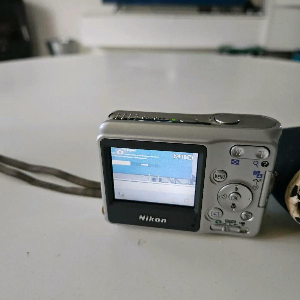 Nikon coolpix l4 digital camera - Image 3