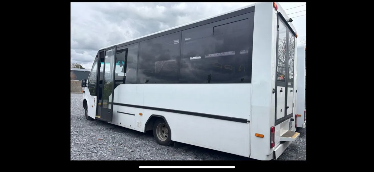 131 Iveco new cvrt 24 seats plus wheelchair lift - Image 2