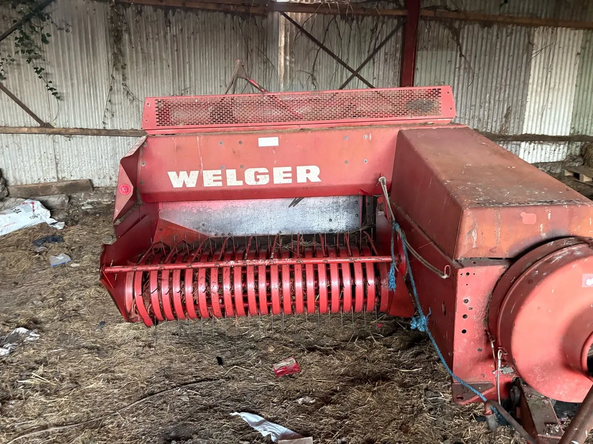 Welger   AP530square bailer - Image 1