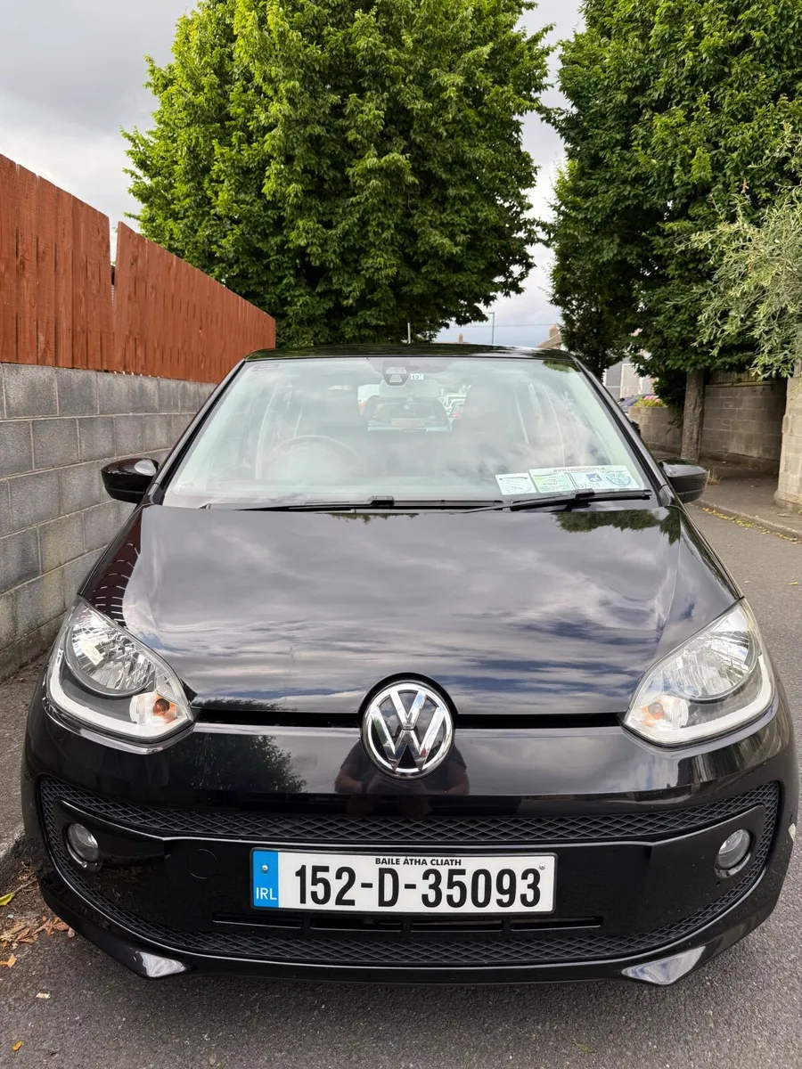 Volkswagen up! 2015 - Image 1