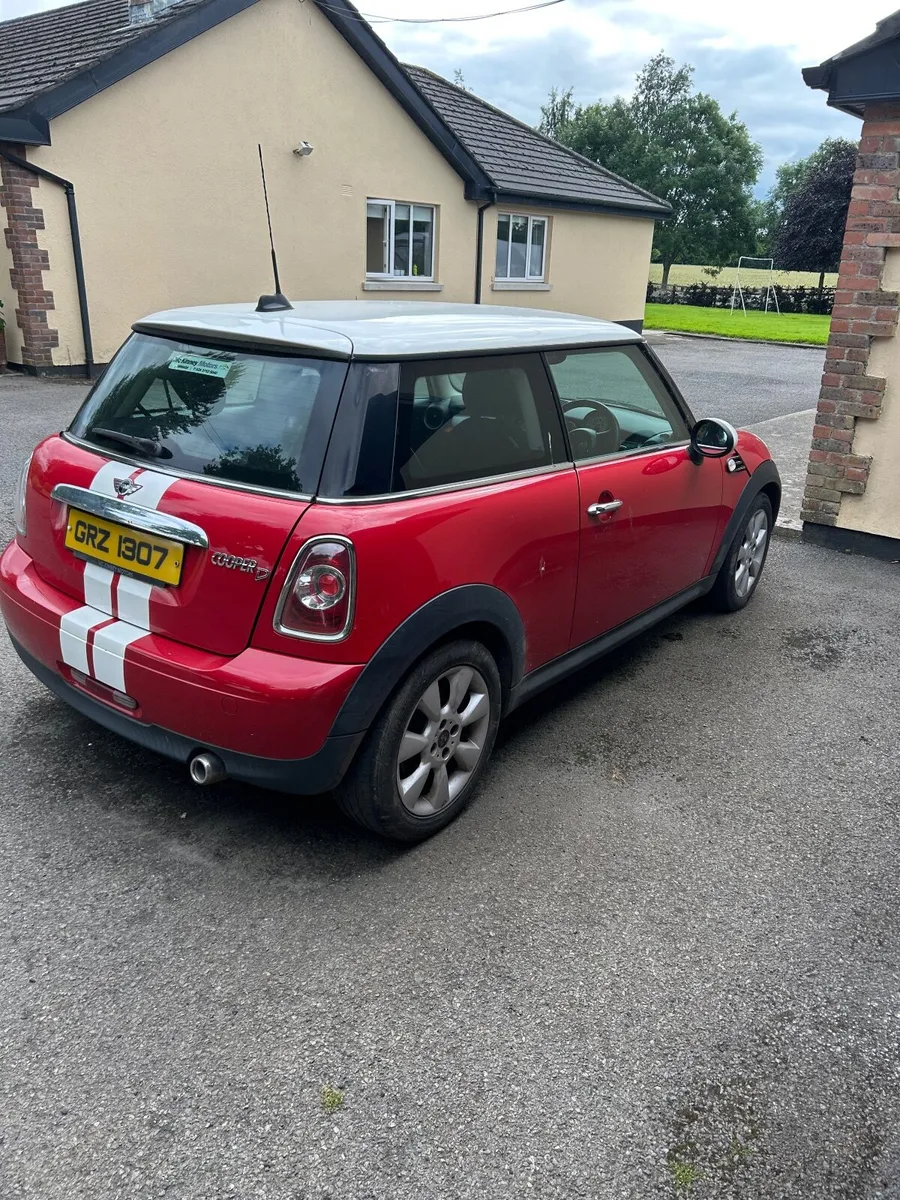 Mini Cooper 2010 - Image 2
